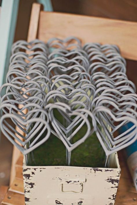 Heart Sparkler Send Off, Send Off Ideas For Wedding Night, Bonfire Night Wedding, Heart Shaped Sparklers, Heart Sparklers, Sparkler Send Off, Wedding Exits, Boda Mexicana, Wedding Sparklers