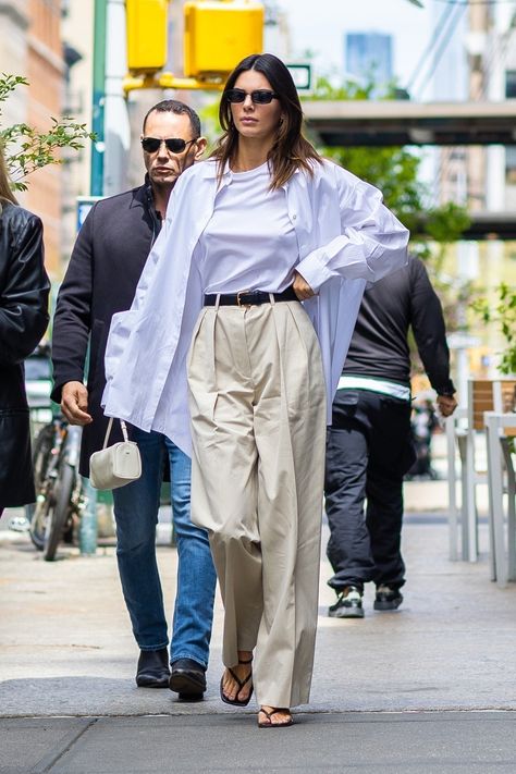 Kendall Jenner Estilo, Stile Kendall Jenner, Casual Brunch Outfit, Apple W, Brunch Outfit Spring, Brunch With Friends, Kendall Jenner Street Style, Work Fits, Kendall Style