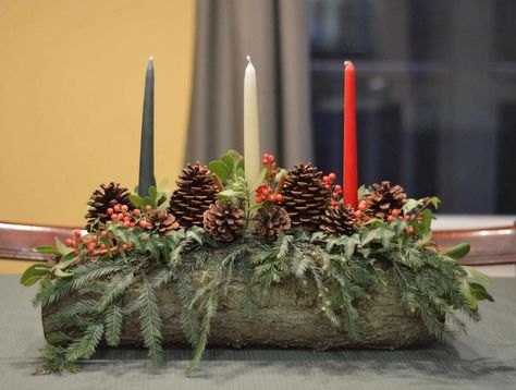 Diy Yule Gifts, Yule Logs Decoration, Log Decorations, Woodland Crafts, Yule Traditions, Log Centerpieces, Christmas Yule Log, Yule Crafts, Yule Celebration