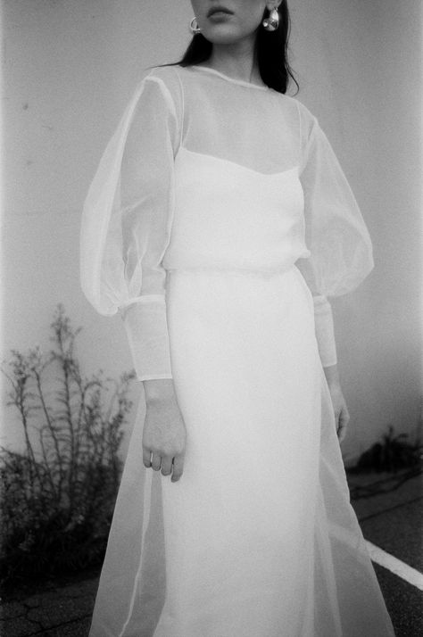 Minimal Elopement Dress, Self Portrait Wedding Dress, Wedding Shift Dress, Effortless Bride, Avant Garde Wedding Dress, Sugar Plum Dress, Lola Varma, Minimal Bride, Vogue Weddings