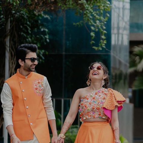 HAVANA on Instagram: "🧡👫✨   Who says matching outfits are just for kids? Here is living proof that twinning with your partner is the ultimate style statement. If you needed a sign to coordinate your wedding attire, this is it! 💑  .  .  .  . #haldi #haldiceremony #haldioutfit #haldifunction #haldidecoration #haldimakeup #haldishoot #indianwedding #explorepage" Haldi Dresses For Couple, Haldi Outfits For Couple, Haldi Couple Outfits, Unique Haldi Outfits For Bride, Haldi Outfits For Bride, Haldi Dresses, Couple Dresses, Ceremony Outfit, Haldi Ceremony Outfit