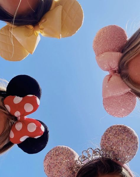 Disney Paris Photo Ideas, Disney Photo Ideas Friends, Orlando Florida Instagram Pictures, Disney Asthetics Photos, Disney Inspo Pics, Pink Disney Aesthetic, Disneyland Pictures Aesthetic, Aesthetic Disney World Pictures, Disney World Photo Ideas Friends