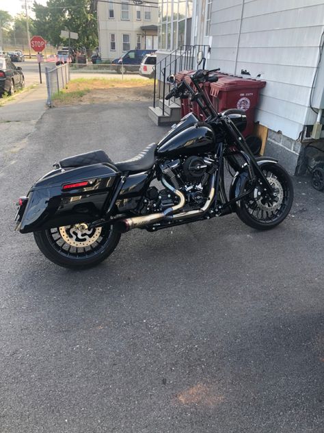 Performance Bagger Performance Road King, Road King Club Style, Performance Bagger, Harley Davidson Pictures, Custom Vehicles, Cool Motorcycle Helmets, King Club, Yamaha Virago, Chopper Bobber