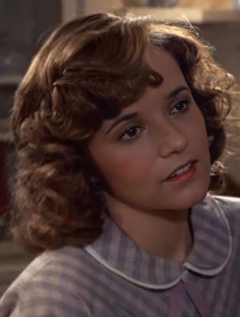 Lorraine Back To The Future, Lorraine Baines, Back To The Future 1985, Bardock Super Saiyan, Lea Thompson, Kristy Mcnichol, Natural Pretty, Nastassja Kinski, Dakota And Elle Fanning