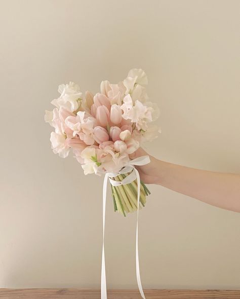 Small Pink Wedding Bouquet, Mini Pink Bouquet, Small Wedding Bouquets Spring, Korean Bridal Bouquet, Micro Bouquet Wedding, Champagne Flowers Bouquet, Classy Bouquet, Dainty Bouquet, Everyday Bouquet