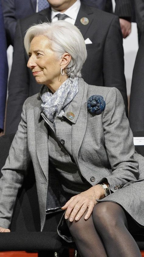 Christine Lagarde Style, Lagarde Christine, Christine Lagarde, Airplane Travel Essentials, Couture Hairstyles, Business Professional Outfits, Trip Essentials, Essentials List, Travel Essentials For Women