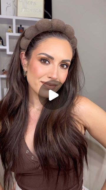 Jocelyn Johnson on Instagram: "One shadow look 🤎  details 👇🏼

@urbandecaycosmetics new riff eyeshadow
@anastasiabeverlyhills eye primer
Eyeliner is a discontinued eyeshadow from Mac 💔
@makeupbymario perfect brown eyeliner
@maybelline falsies volum express waterproof mascara 
@maccosmeticsusa gigablack mascara for bottom lashes 

#eyeshadow #eyeshadowlook #eyelook #browneyeshadow #browneyes #oneshadowlook #eyeshadowtutorial #eyetutorial" Mac Eyeshadow Looks, Blush Cheeks, Eyeliner Maybelline, Mac Makeup Looks, Chocolate Eyeshadow, Mac Shadows, Intricate Hairstyles, Maybelline Falsies, Bottom Lashes