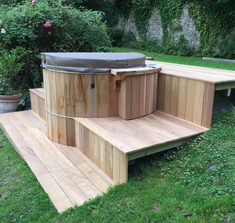 Exeter Cedar Tub, Hot Tub Landscaping, Tub Design, Hot Tub Designs, Cedar Hot Tub, Swimming Pool House, Swim Spa, Wooden Barrel, Hot Tub Outdoor