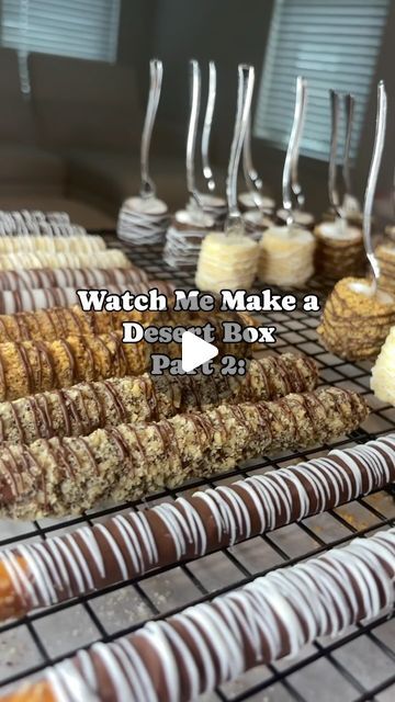 Dessert Box Ideas, Treatbox Ideas, Desert Box, Chocolate Dipped Pretzel Rods, Dipped Pretzel Rods, Chocolate Dipped Treats, Chocolate Dipped Pretzels, Cheesecake Cups, Chocolate Covered Marshmallows