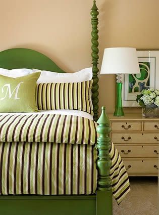 Green Bed, Painted Beds, Green Bedding, Green Interiors, Bedroom Green, Bedroom Paint, New Beds, Guest Bedrooms, Beautiful Bedrooms