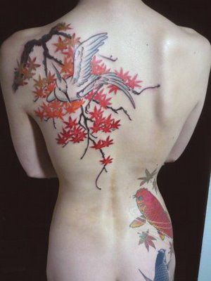 Horimono tattoo designs 6 Japanese Maple Leaf Tattoo, Cherry Tree Tattoos, Japanese Maple Leaf, Tree Tattoo Back, Backpiece Tattoo, Japanese Flower Tattoo, Autumn Tattoo, Leaf Tattoo, Kunst Tattoos