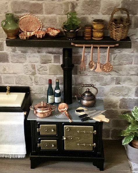 Dollhouse Kitchen Ideas, Diy Doll Kitchen, Miniature Kitchen Diy, Dollhouse Farmhouse Kitchen, Victorian Dollhouse Kitchen, Modern Vintage Kitchen, Haunted Dollhouse Kitchen, Vintage Dollhouse Kitchen, Dolls House Kitchen