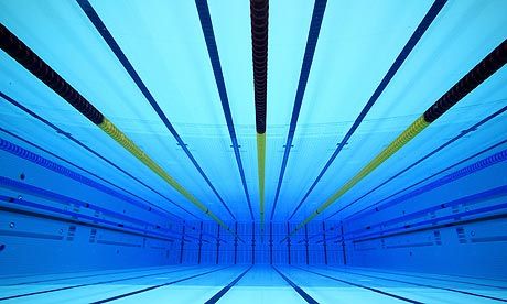 Underwater view of the Olympic swimming pool at the Aquatic Centre in the London 2012 Olympic Park Swimming Pool Exercises, Swimming Pool Images, Wallpaper Spongebob, Sport Swimming, Swimming Pictures, Underwater Background, Aquatic Center, Light Spring Colors, Swimmers Life