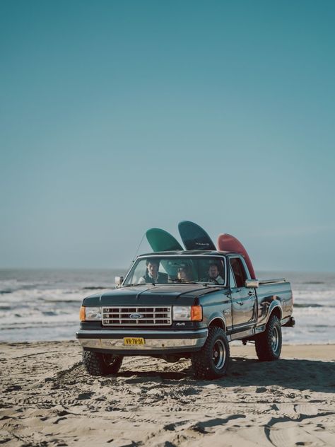 1979 Ford Truck, Surf Painting, Future Trucks, Beach Cars, Classic Ford Trucks, Old Pickup, Truck Yeah, Classic Pickup Trucks, Adventure Aesthetic