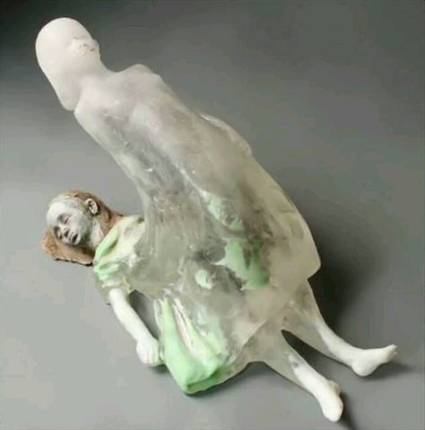 Christina Bothwell Christina Bothwell, Arte Peculiar, Sculptures Céramiques, Kampot, Cast Glass, Astral Travel, 3d Studio, Sculpture Installation, Figurative Sculpture