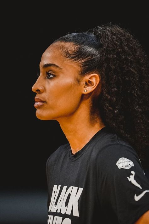 Skylar Diggins, Kobe Bryant Wallpaper, Basketball Is Life, Basketball Pictures, Second Baby, Wnba, Womens Basketball, Photography Women, Female Athletes