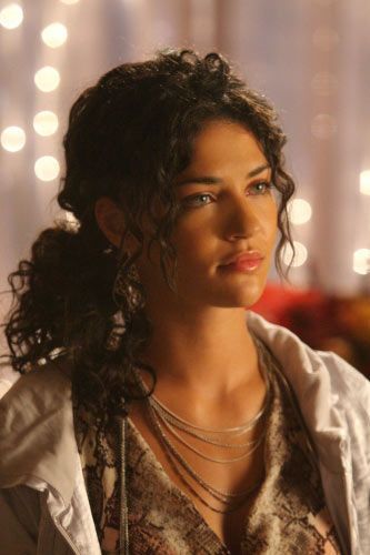 Gossip Girl Vanessa Gossip Girl Vanessa, Vanessa Abrams, Maia Roberts, Jessica Szohr, Dark Curly Hair, Female Character Inspiration, Gossip Girl, Overwatch, Pretty Woman