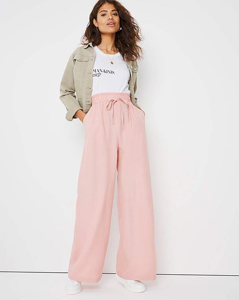 Light Pink Trousers Outfit, Pink Wide Leg Pants Outfit, Pink Pants Summer, Pink Trousers Outfit, Linen Trousers Outfit, Ligth Pink, Wide Pants Outfit, Pink Wide Leg Trousers, Wide Leg Outfit