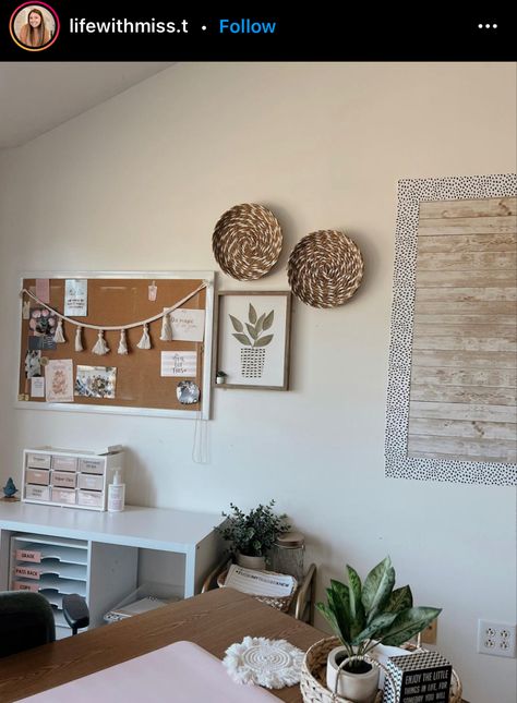 Boho Counselor Office, Minimalist Teacher Desk, Small School Counselor Office Ideas, High School Counselor Office Decor Ideas, Teacher Office Ideas, Counselor Office Decorating Ideas, Teachers Office Ideas, School Social Work Office, High School Counselors Office