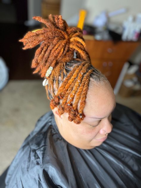 Pinapple Hairstyle With Locs, Pineapple Style On Locs, Pineapple Ponytail With Locs, Locs Pineapple Style, Pineapple With Locs, Palm Tree Ponytail Locs, Loc Pineapple Style, Petal Loc Styles, Loc Pineapple