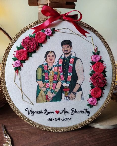 Hoop Art Embroidery Wedding Template, Embroidery Photo Hoop, Embroidery Frame Ideas, Marriage Photo Frame, Marriage Gifts For Couple, Photo Embroidery Hoop, Marriage Template, Marriage Frame, Loop Embroidery