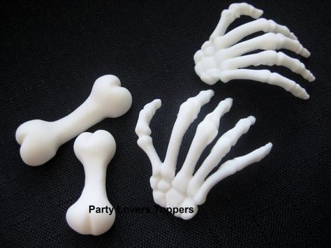 12 Bones Cupcake Fondant Topper by PartyLoversToppers on Etsy Halloween Fondant Toppers, Polyvore Halloween, Bones Human, Halloween Fondant, Halloween Pasta, Cupcake Fondant, Nails 3d, Human Bones, Fondant Cupcakes