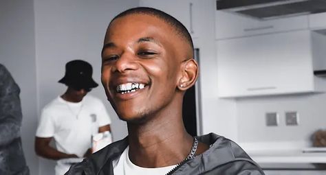 Maglera Doe Boy Biography, Age, Girlfriend, Real Name, Net worth – Tokelo Moyakhe born August 3, 1993 better known by his stage name Maglera Doe Boy or Maglera is a South African Rapper and composer. Wiki Name: Tokelo Moyakhe Date of Birth: August 3, 1993 Wife: Not married Nationality: South African Occupation: Rapper, Songwriter Net … 

The Post Maglera Doe Boy Biography: Age, Girlfriend, Real Name, Net Worth first appeared on Naija News 247 Doe Boy, Celebrity Biographies, Stage Name, South African, Net Worth, Songwriting, Celebrities, Music, Quick Saves