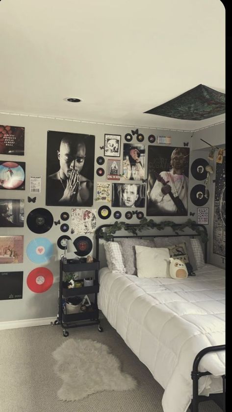 Punk Room, Music Bedroom, Retro Bedrooms, Chill Room, Retro Room, Room Redesign, Future Room, Makeover Bedroom, Redecorate Bedroom