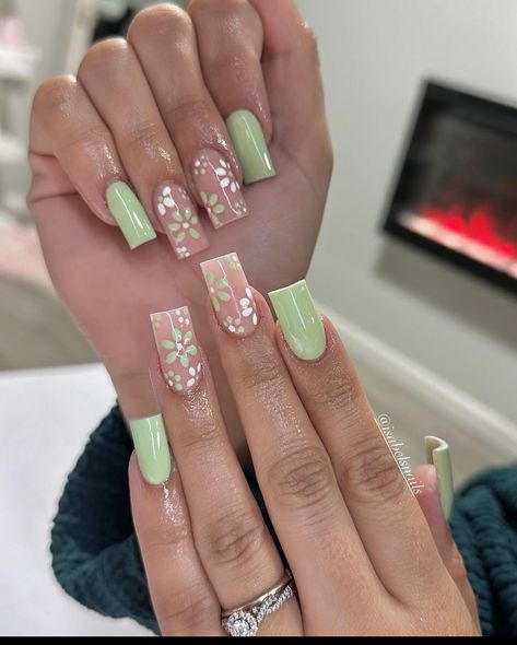 Green White Nail Designs, Green Nail Inspo Acrylic Short, Green And White Square Nails, Sage Green Nail Ideas Square, Nails To Match With Green Dress, Princess Tiana Nail Ideas, Green Square Nails Design, Green Nails Sage, Sagittarius Nails Designs Short