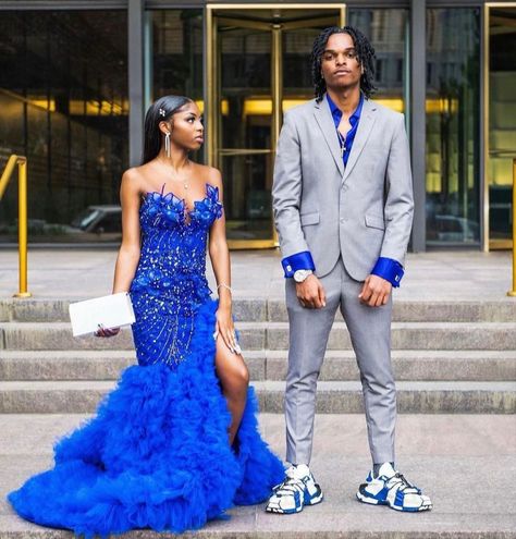 Prom Dresses Slay, 8th Grade Prom Dresses, Prom Outfits For Guys, Peach Prom Dresses, Prom Dresses 2023, Prom Photoshoot, Prom Inspiration, Prom Couples, Sparkly Prom Dresses