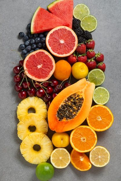 Free photo top view tasty fruits arrange... | Free Photo #Freepik #freephoto #summer-fruits #watermelon #melon #tasty Vitamin C Rich Foods, Dragon Fruit Juice, Vitamin C Foods, Vitamins For Vegetarians, Red Dragon Fruit, Low Calorie Fruits, High Carb Diet, Best Time To Eat, Mid Morning Snack