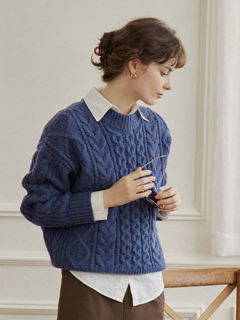 Stylish Casual Outfits, Knitted Dresses, Simple Retro, Blue Knit Sweater, Embroidery Floral, Handmade Embroidery, Love Vintage, 가을 패션, Cotton Wool