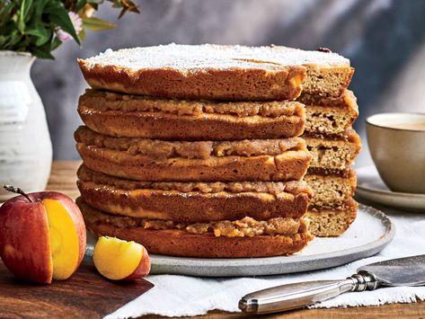 Apple Stack Cake Apple Stack Cake Recipe, Stack Cake Recipe, Apple Stack Cake, Stack Cake, Dessert Halloween, How To Stack Cakes, Big Cookie, Creme Caramel, Apple Filling