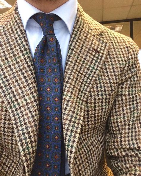 #Elegance #Fashion #menfashion #menstyle #Luxury #Dapper #Class #Sartorial #Style #lookcool #Trendy Houndstooth Blazer Outfit, Terno Slim, Dapper Outfit, Mens Fashion Smart, Blazer Outfit, Houndstooth Blazer, Suit Style, Mens Fashion Suits, Well Dressed Men