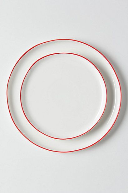 How fun are these plates! Way Fun! Red Plates, Kitchen Plate, Keramik Design, Ceramic Inspiration, White Plates, Ceramic Tableware, Dish Sets, Ceramic Design, Side Plates