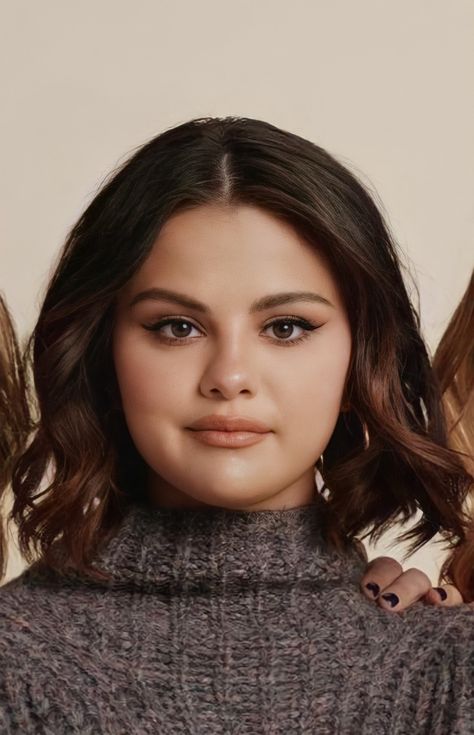 Selena Gomez Haircut, Selena Gomez Birthday, Neck Length Hair, Slick Hair, Selena Gomez Hair, Women Crush, Vintage Diary, Selena Gomez Cute, Selena Gomez Pictures