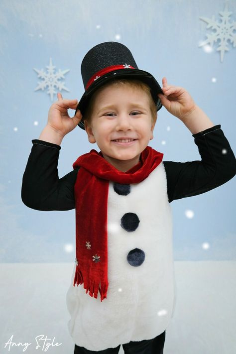 Snowman Costume Kids, Winter Wonderland Costume, Easy Ugly Christmas Sweater, Christmas Character Costumes, Christmas Costumes Diy, Winter Wonderland Outfit, Snowman Costume, Reindeer Outfit, Childrens Fancy Dress