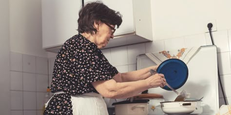 My Grandma’s 3-Ingredient Dinner Is Embarrassingly Simple, Yet So Delicious 3 Ingredient Dinners, Noodle Dinner, Three Ingredient Recipes, Condensed Tomato Soup, 5 Ingredient Dinners, Homemade Spaghetti Sauce, Homemade Spaghetti, Bacon Tomato, Goulash