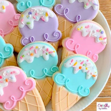 Two Sweet Cupcakes, Sweet One First Birthday Decorations, Sweet One Cookies, Ice Cream Birthday Party Theme, Theme Bapteme, Sweet Birthday Cake, Ice Cream Party Theme, Candy Theme Birthday Party, Cookies Theme