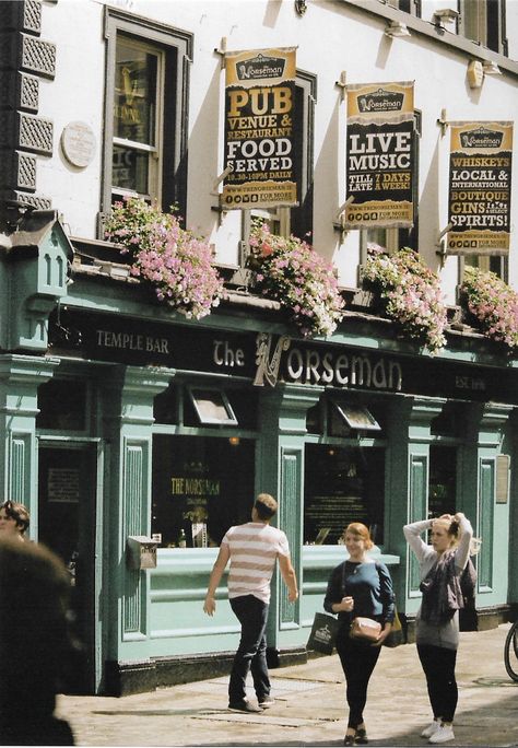 Dublin Film Photography, Bar Street, Dublin Street, Photography 35mm, Island Town, Paul Mescal, Temple Bar, Film Photography 35mm, Dublin City