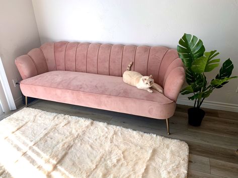 Blush Pink Bedroom Decor, Twin Girl Bedrooms, Stylish Living Room Furniture, Pink Living Room Decor, Unique Sofa, Pink Bathroom Decor, Drawing Room Interior Design, India Home Decor, Corner Sofa Design