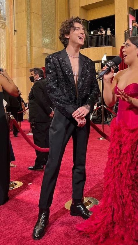 Male Award Show Outfits, Red Carpet Suits, Timothee Chalamet Outfits, Aesthetic Timothee Chalamet, Little Women Timothee Chalamet, Timothee Chalamet Gif, Dune Timothee Chalamet, Timothee Chalamet Hair, Dune Timothee