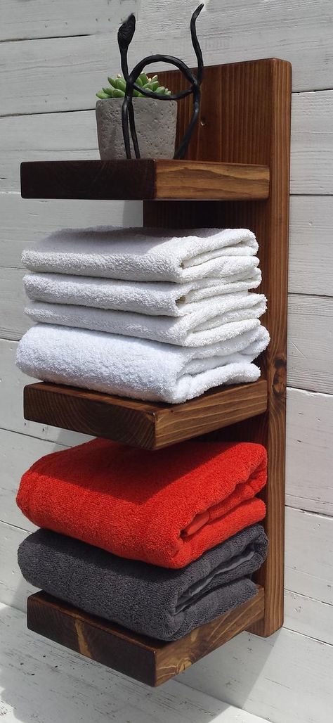 Towel Shelf, Bathroom Design Decor, Towel Storage, Wood Plans, Rustic Farmhouse Style, Small Wood Projects, Farmhouse Style House, Wood Working, Solid Pine