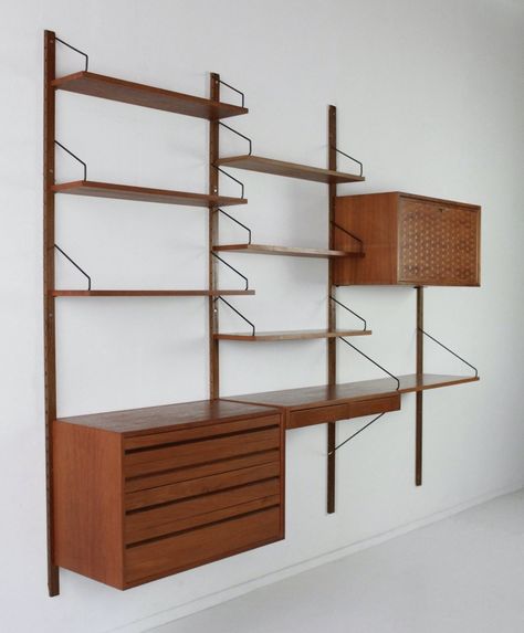 Mcm Modular Shelving, Mcm Modular Wall Unit, Modular Wall System, Mcm Shelving, Desk Alcove, Royal System Shelving, Art Bedroom Aesthetic, Shelving Units Living Room, Harvey House