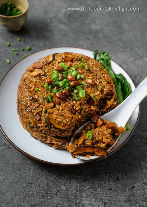 Chinese Savoury Sticky Rice - The Foodie Takes Flight Saucy Rice, Saucy Ramen, Tofu And Mushrooms, Sticky Rice Recipe, Mini Meals, Weekly Recipes, Vegan Asian Recipes, Food Experiments, Easy Vegan Recipes