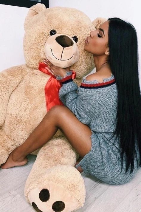 Teddy Bear Photoshoot, Bear Photoshoot, Huge Teddy Bears, Valentine Photo Shoot, Big Teddy Bear, Giant Teddy Bear, Teddy Bears Valentines, Beautiful Photoshoot Ideas, Girls Couture