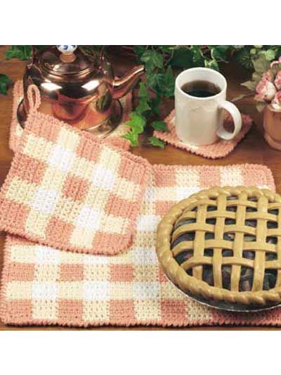 Gingham table set Gingham Crochet, Placemat Patterns, Crochet Placemat, Kitchen Crochet, Coaster Crochet, Crochet Potholder Patterns, Crochet Dreams, Annie's Crochet, Crochet Placemat Patterns