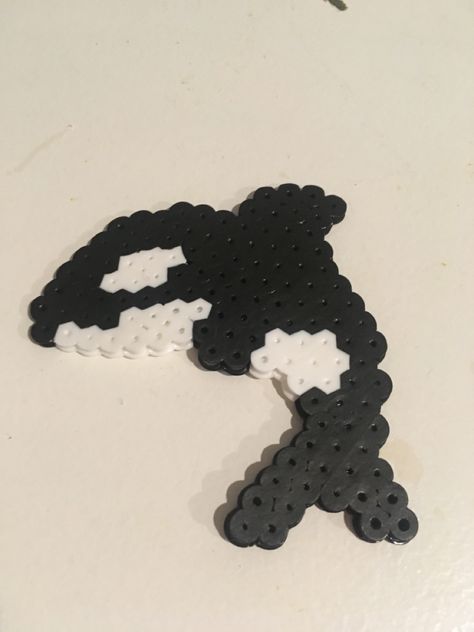 Orca Whale Perler Beads, Perler Bead Orca, Perler Bead Patterns Black And White, Whale Perler Beads, Small Perlers, Penguin Diorama, Webkinz Stuffed Animals, Minecraft Banner Designs, Perler Creations