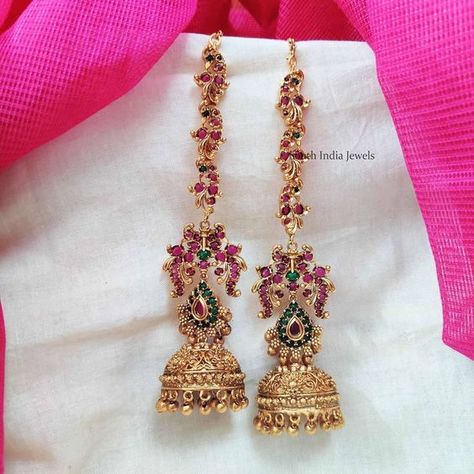 Bridal Jhumkas, Bridal Jhumka, Temple Jewellery Earrings, Gold Jewels Design, Neck Pieces Jewelry, Jewelry Knowledge, Bridal Design, Gold Jewelry Outfits, Gold Earrings Models