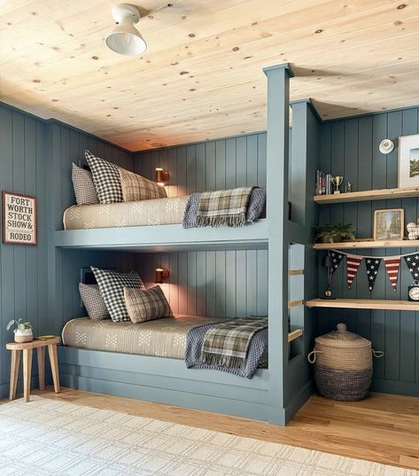 Bunk Beds Boys Room, Boys Bunkbed Bedroom Ideas, Boys Room Bunk Beds, Built In Bunk Beds, Bunk Beds Small Room, Shared Boys Rooms, Bunk Bed Room, Bunk Beds Boys, Bunk Bed Rooms